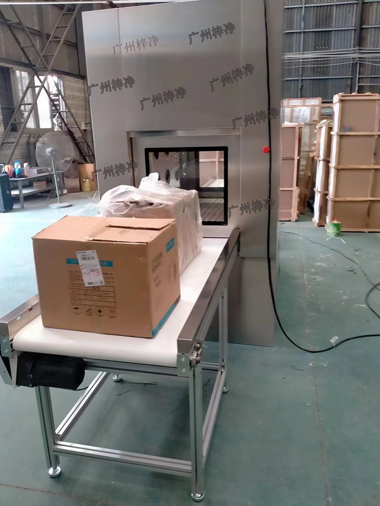 輸送線風淋傳遞窗與輸送線貨淋室是潔凈室中用于物品傳遞和空氣凈化的關鍵設備。 輸送線風淋傳遞窗與輸送線貨淋室是潔凈室中用于物品傳遞和空氣凈化的關鍵設備。